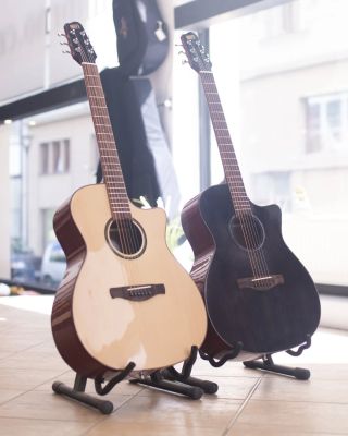 Kvalitní kytara za pár korun? 👀🎸 Tyto dvě krásky od české značky @henrys_music jsou u nás na prodejně nejprodávanější v...